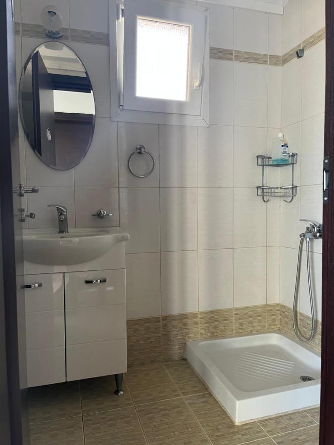 Christos Apartment ราฟีนา ภายนอก รูปภาพ